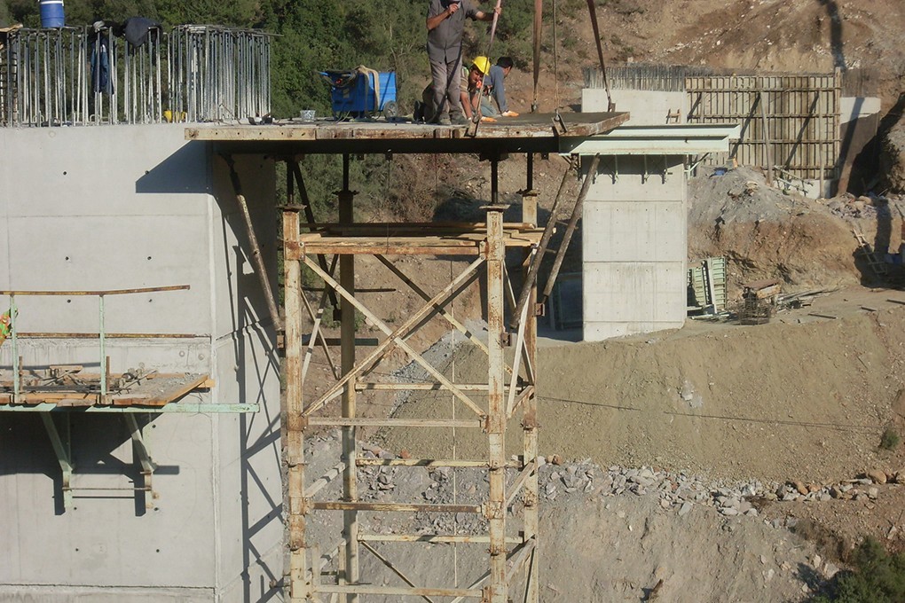 FEKE II BARAJI VE HES İNŞAATI