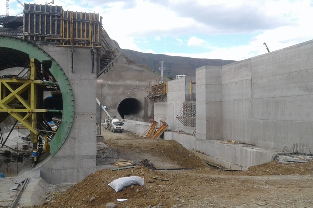 AŞAĞI KALEKÖY BARAJI VE HES PROJESİ DERİVASYON KANALLARI, İLETİM YOLLARI VE SU ALMA YAPISI İNŞAATI