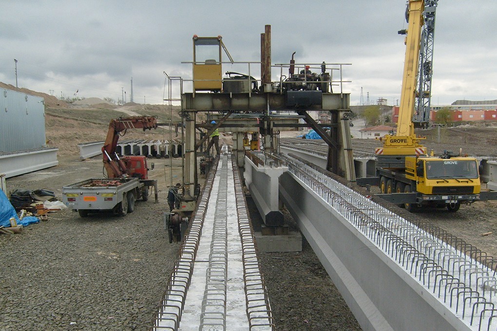 YERKÖY-SİVAS HIZLI TREN İNŞAATI ÖNGERİLİMLİ KİRİŞ VE PREKAST PANEL ÜRETİMİ VE MONTAJI